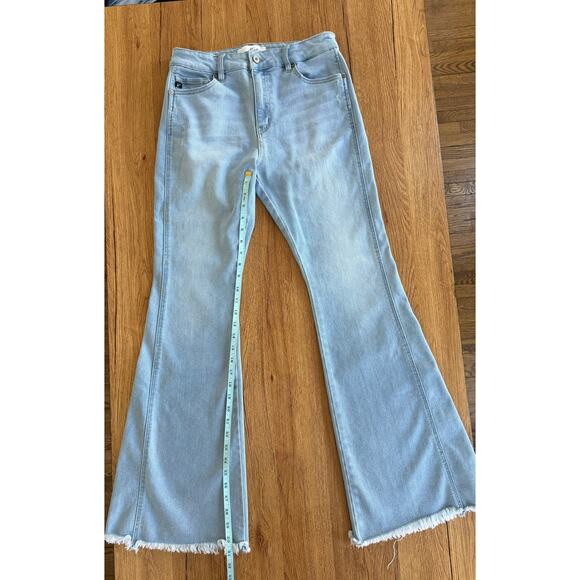 KanCan High Rise Stretch Light Wash Flare Jeans Size 11/29 - Picture 8 of 9